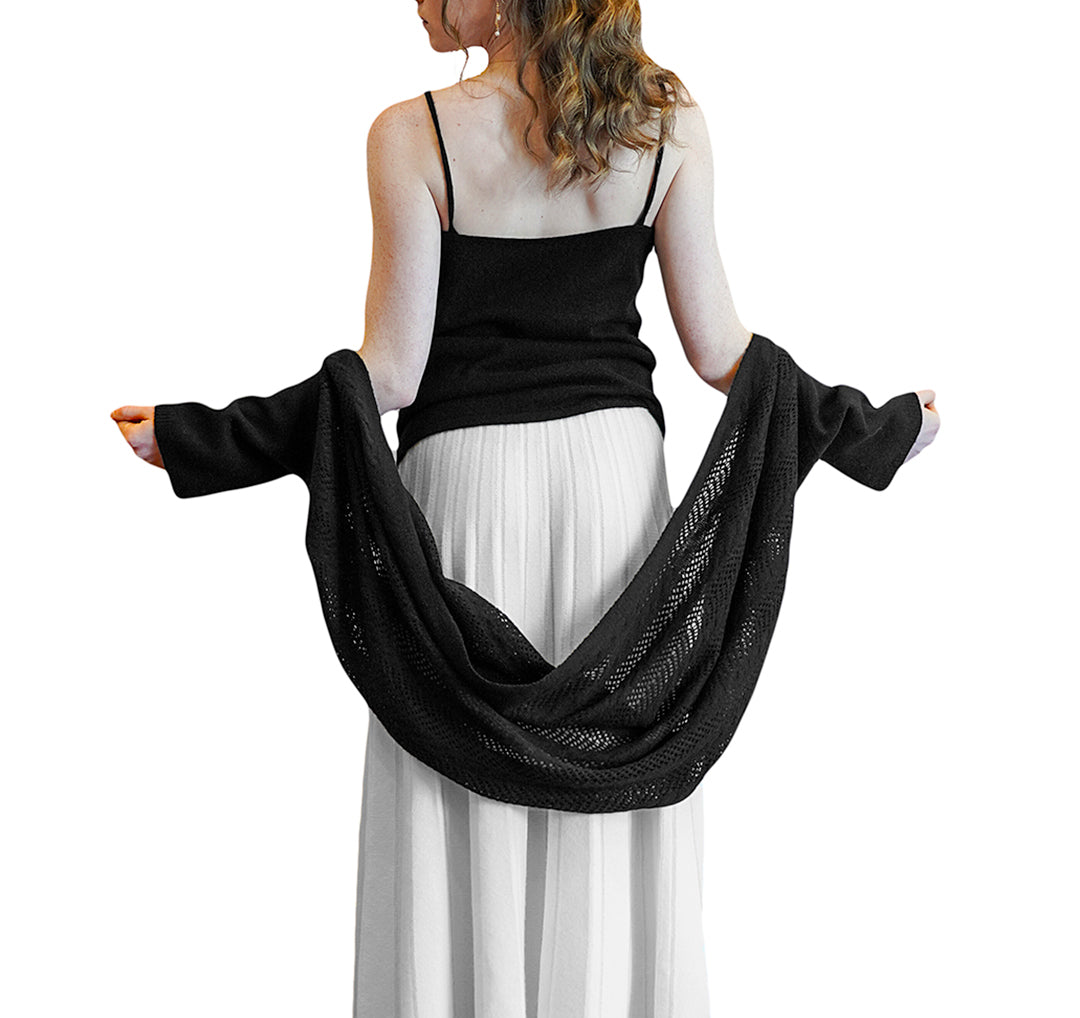 Back view of women’s cashmere knit top by Moda de la Maria, showcasing smooth fine-gauge knit, clean lines, and a relaxed timeless fit.