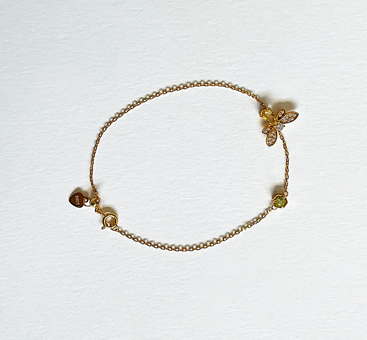 Citrine gemstone bracelet styled in luxury jewellery box, showcasing sustainable craftsmanship.