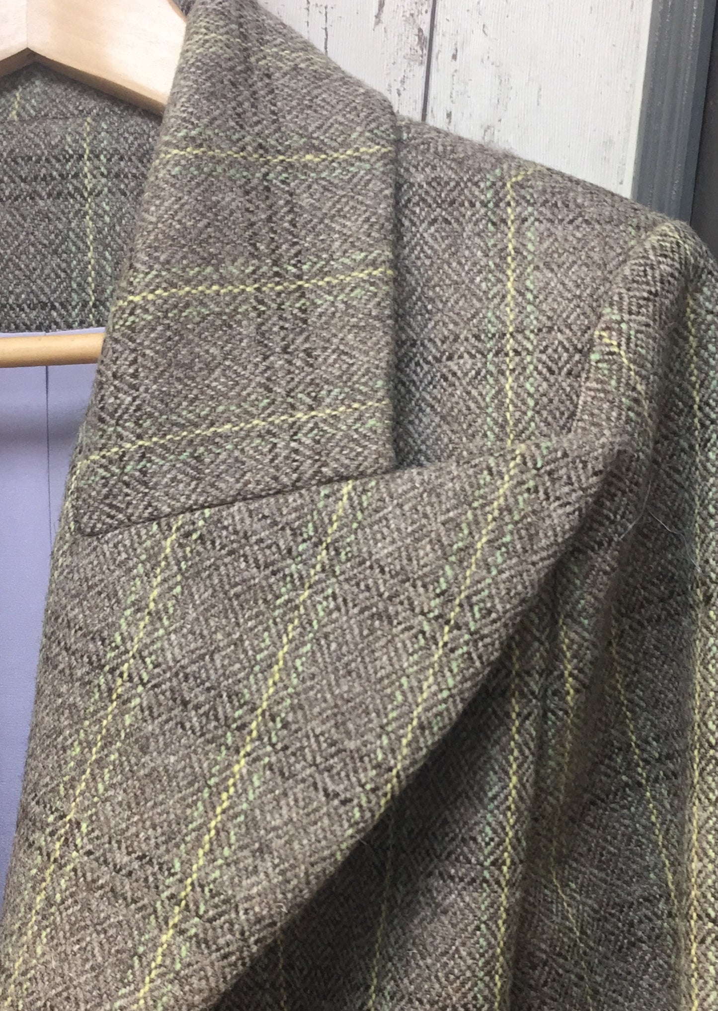 Handcrafted tweed jacket with light mauve silk lining, tailored in London by Moda de la Maria.