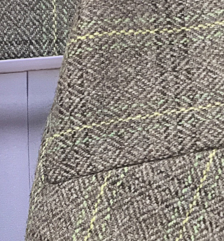 Handcrafted tweed jacket with light mauve silk lining, tailored in London by Moda de la Maria.