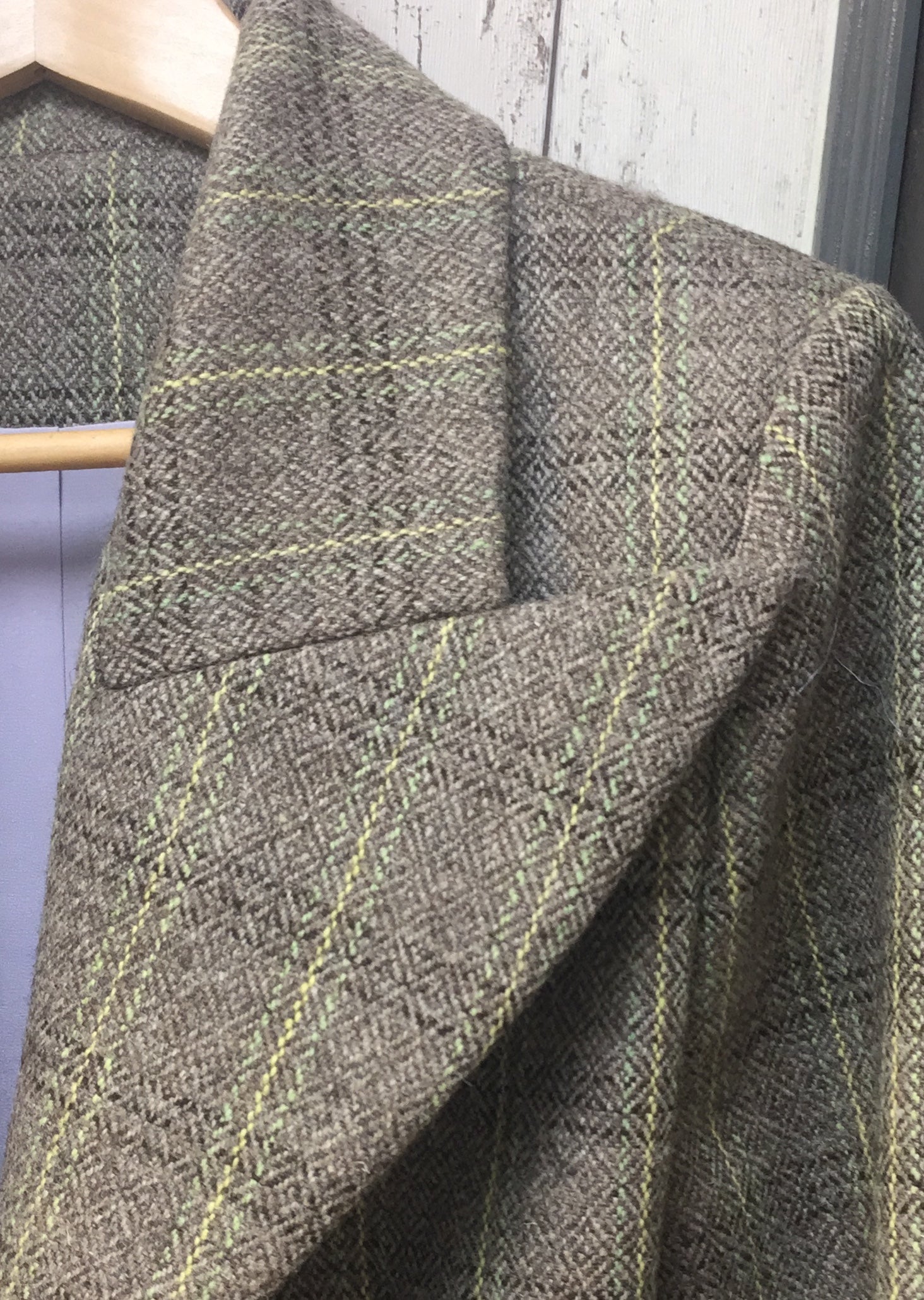 Handcrafted tweed jacket with light mauve silk lining, tailored in London by Moda de la Maria.