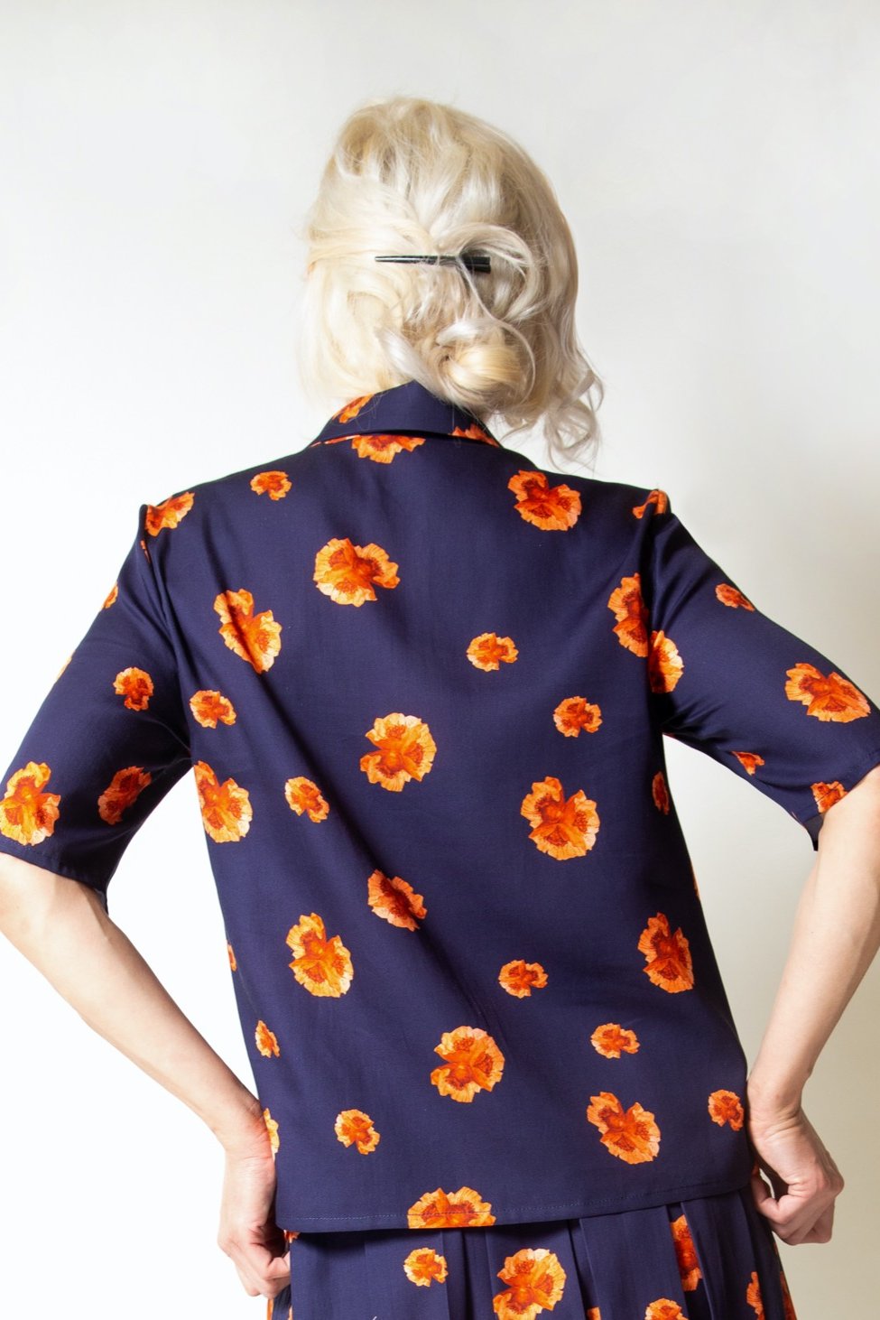 High-Quality Navy Floral Prints Blouse - Moda de la Maria