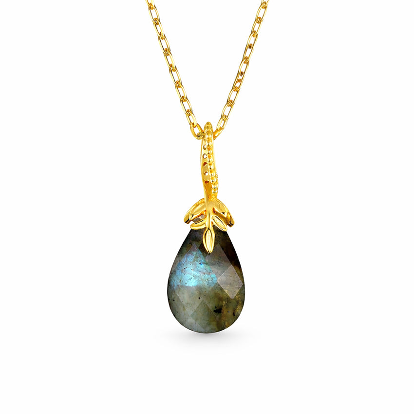 Minimalist labradorite teardrop pendant necklace on fine gold-plated chain, natural gemstone jewellery with elegant and timeless design