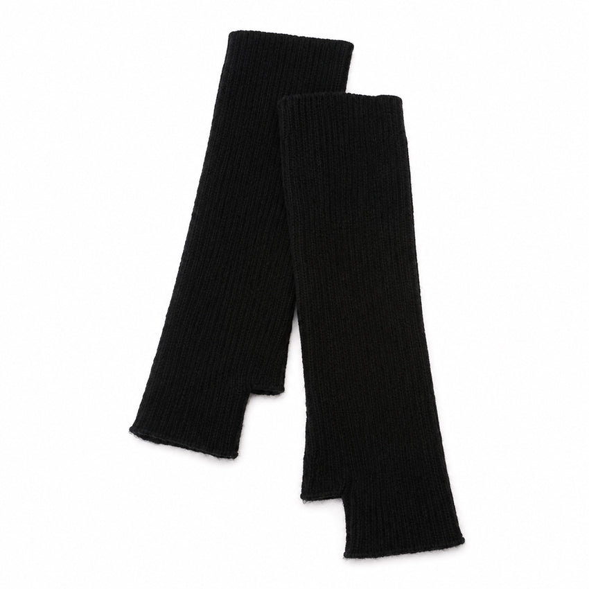 Black 100% cashmere fingerless gloves with elegant ribbed knit by Moda de la Maria