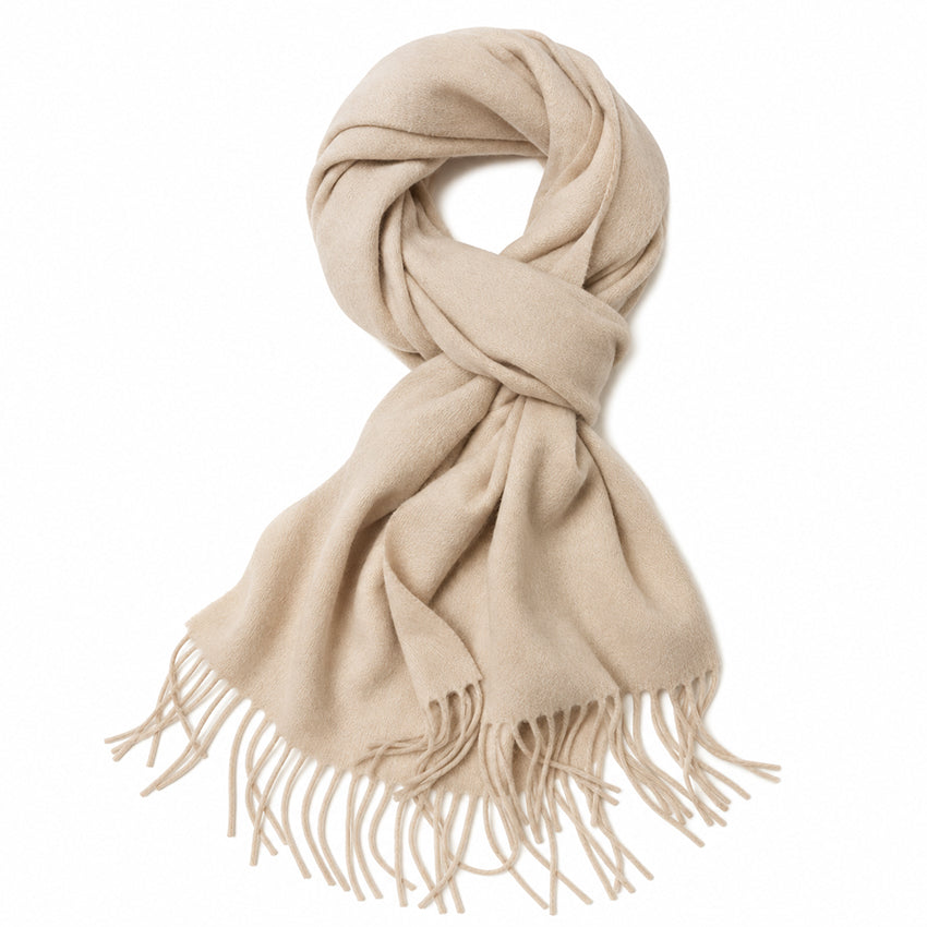 Moda de la Maria 100% cashmere scarf in beige with soft texture and fringed edges