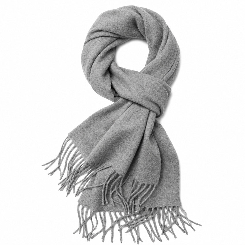 Moda de la Maria 100% cashmere scarf in grey with soft texture and fringed edges
