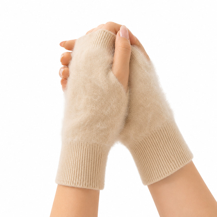 Luxury 100% pure cashmere brushed fingerless gloves in warm cream by Moda de la Maria, handcrafted with an ultra-soft brushed cashmere texture and refined ribbed finish.