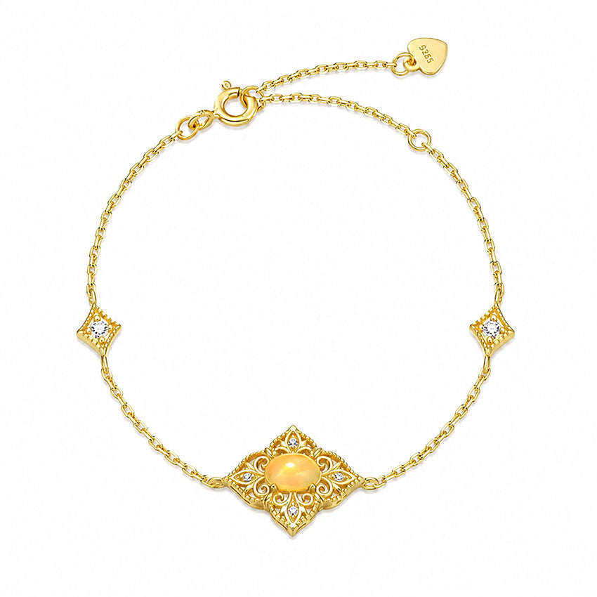 Victorian-style opal bracelet in 18k gold-plated 925 sterling silver with adjustable chain by Moda de la Maria