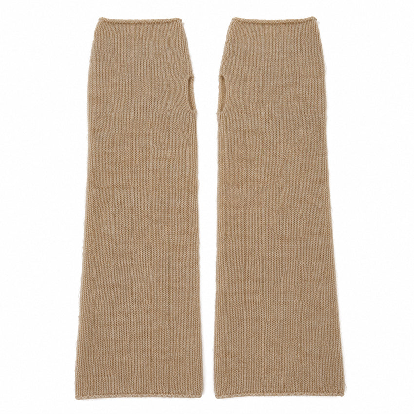 Women’s oatmeal pure cashmere long fingerless gloves with soft fine-knit texture by Moda de la Maria.