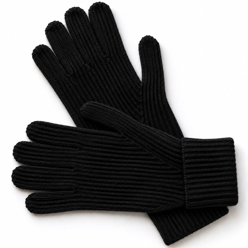 Women’s pure cashmere gloves in black with ribbed cuffs and seamless knit by Moda de la Maria.