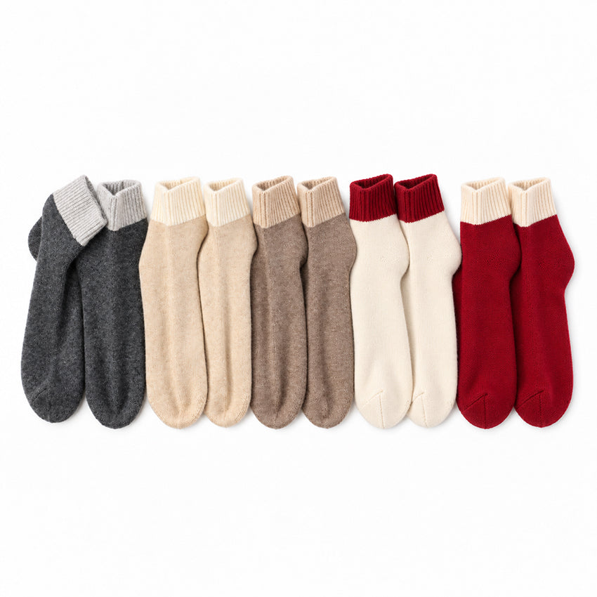 Pure cashmere ankle socks in grey, oatmeal, taupe, ivory and red colour combinations with ribbed cuffs by Moda de la Maria
